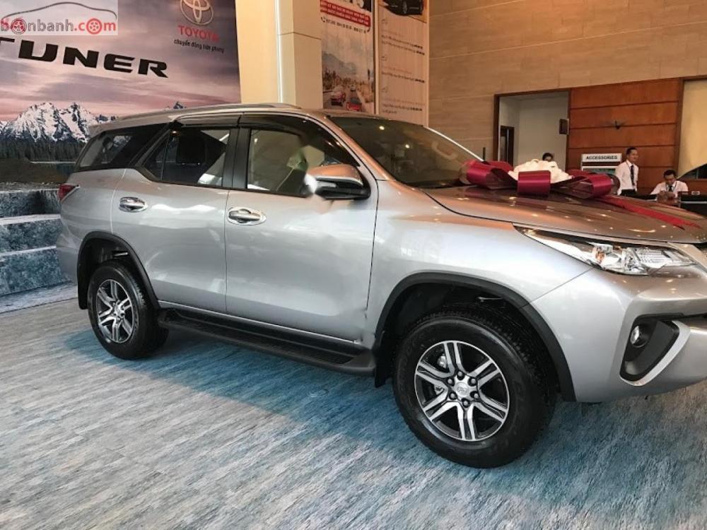 Toyota Fortuner 2.4G 4x2 MT 2019 - Bán ô tô Toyota Fortuner 2.4G 4x2 MT sản xuất năm 2019, màu bạc 