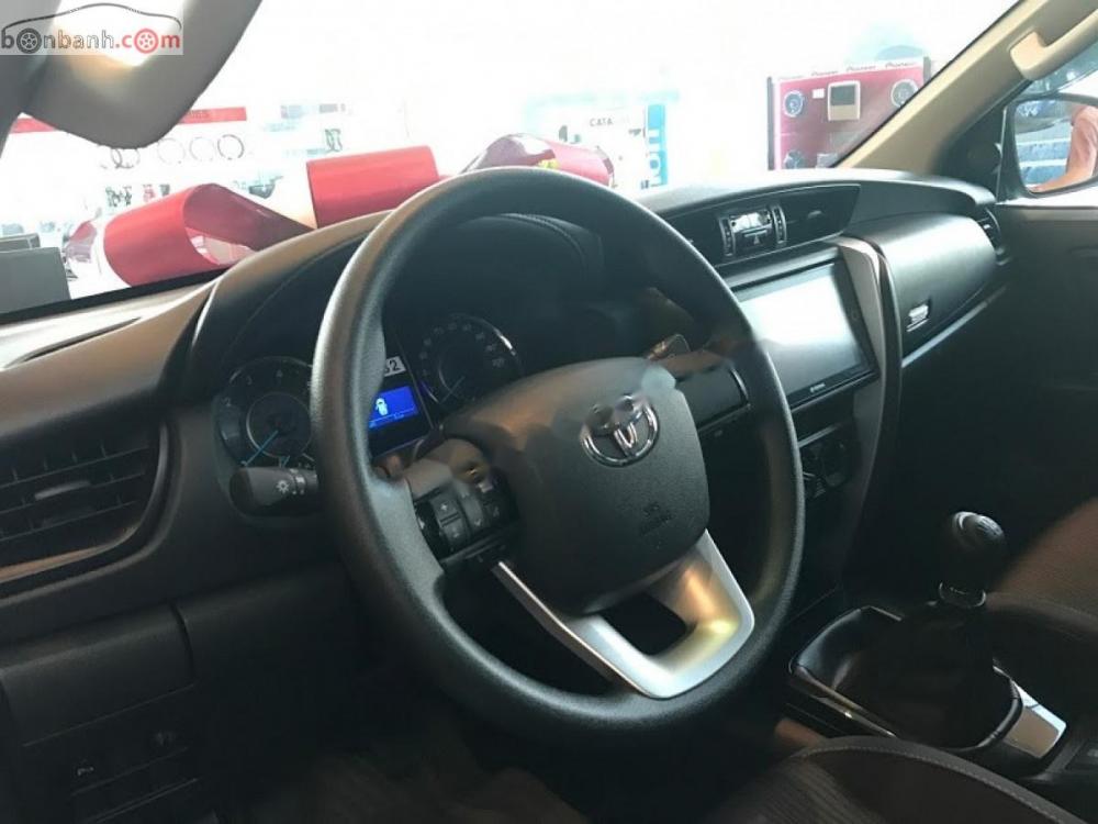 Toyota Fortuner 2.4G 4x2 MT 2019 - Bán ô tô Toyota Fortuner 2.4G 4x2 MT sản xuất năm 2019, màu bạc 