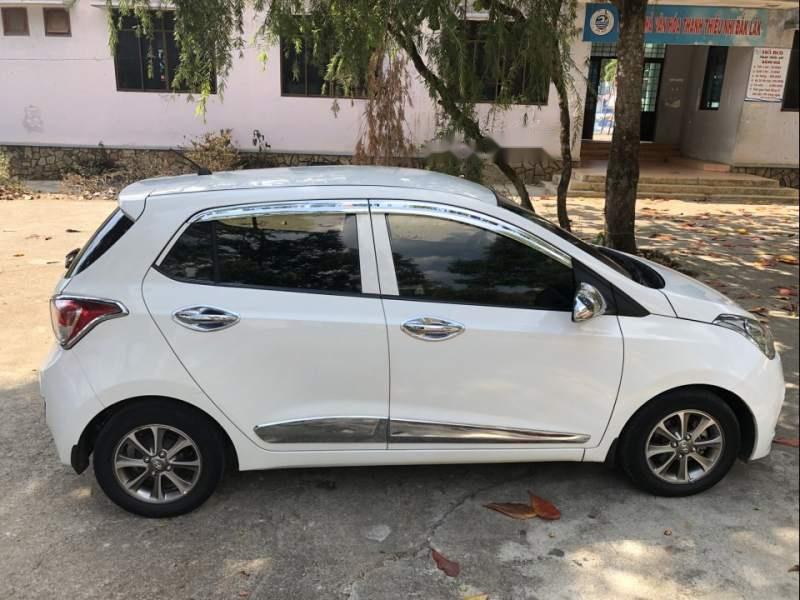 Hyundai Grand i10 2015 - Bán ô tô Hyundai Grand i10 đời 2015, màu trắng, nhập khẩu nguyên chiếc, giá cạnh tranh