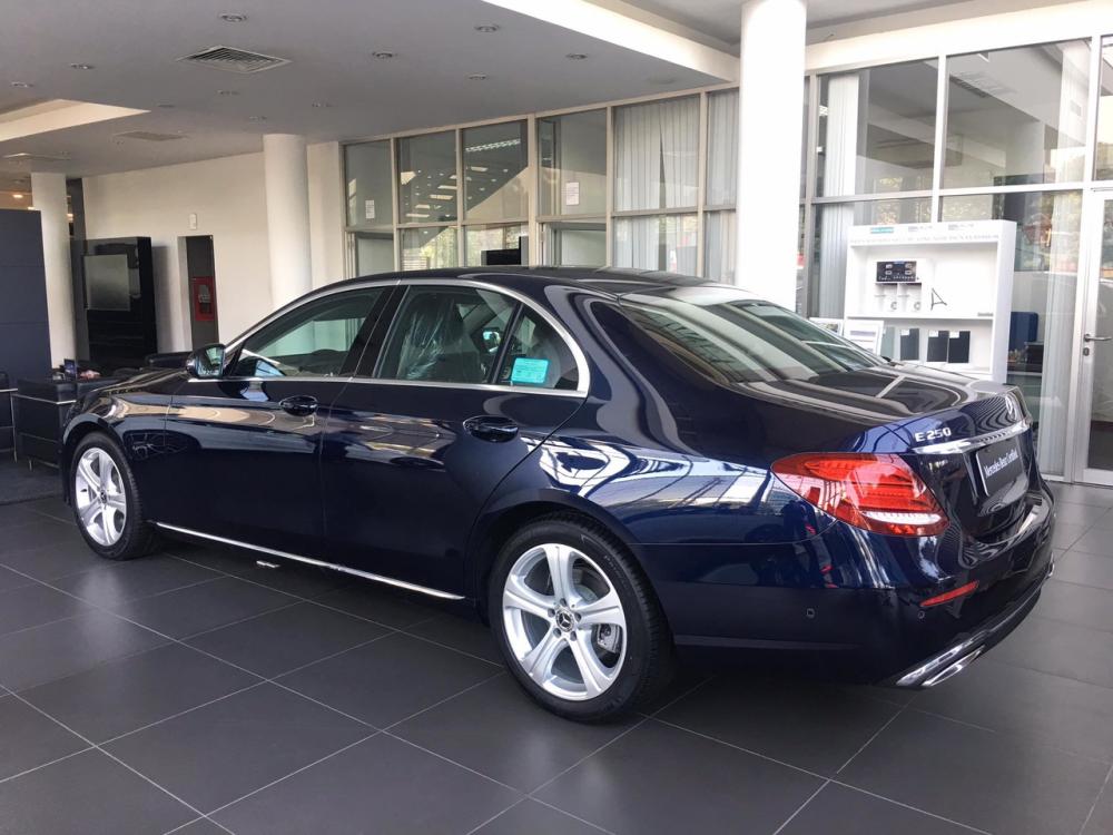 Mercedes-Benz E class E250 2018 - Đại lý thanh lý lô Mercedes-Benz E250 giá giảm 12% dịp tết