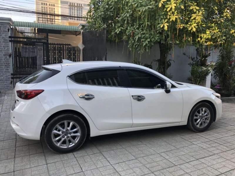 Mazda 3 2017 - Cần bán xe Mazda 3 năm sản xuất 2017, màu trắng