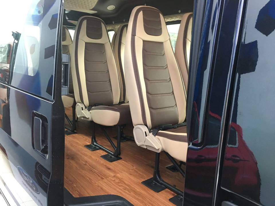 Ford Transit Luxury 2.4L MT  2019 - Tặng: BHVC, Hộp đen, bọc trần, lót sàn xe.. Khi mua xe Ford Transit MID, SVP, Luxury và Limousine 2019, LH: 093.543.7595