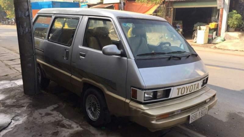 Toyota Van   1985 - Cần bán xe Toyota Van đời 1985, màu bạc, nhập khẩu nguyên chiếc