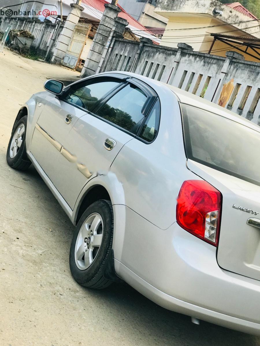 Daewoo Lacetti 2005 - Bán ô tô Daewoo Lacetti năm 2005, màu bạc, giá 145tr