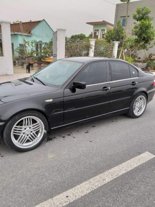 BMW 3 Series  318i 2003 - Bán BMW 3 Series 318i sản xuất năm 2003, màu đen, nhập khẩu nguyên chiếc, giá chỉ 230 triệu
