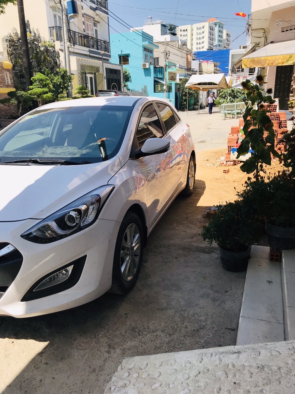 Hyundai i30 2015 - Cần bán Hyundai i30 2015, màu trắng, xe nhập