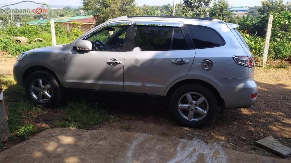 Hyundai Santa Fe 2.7 MT 2009 - Bán Hyundai Santa Fe 2.7 MT sản xuất 2009, màu bạc, xe nhập xe gia đình