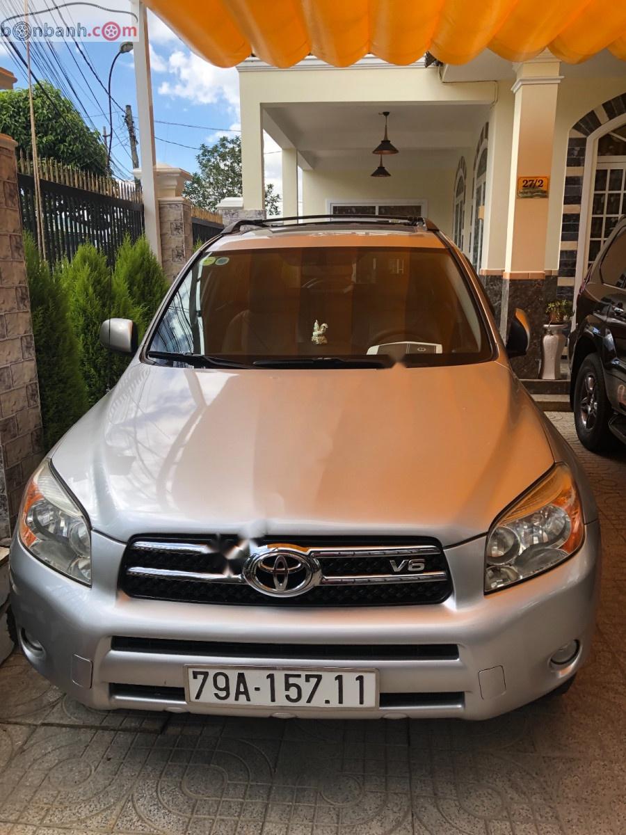 Toyota RAV4 2008 - Cần bán lại xe Toyota RAV4 đời 2008, còn mới 85%, ít sử dụng