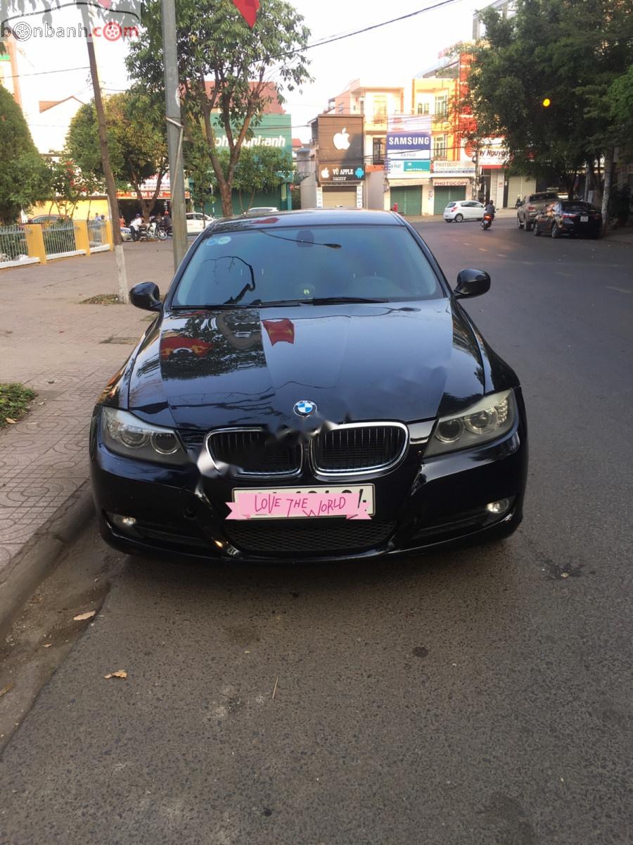 BMW 3 Series 320i 2011 - Cần bán lại xe BMW 3 Series 320i sản xuất 2011, màu đen, xe nhập 