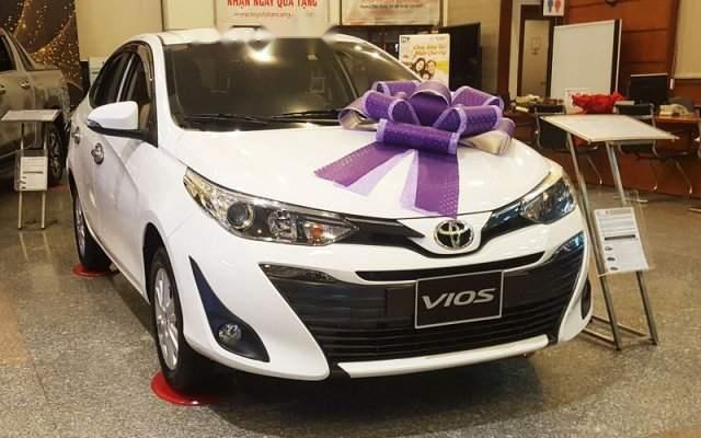 Toyota Vios 2019 - Bán xe Toyota Vios sản xuất năm 2019, màu trắng, giá 569tr
