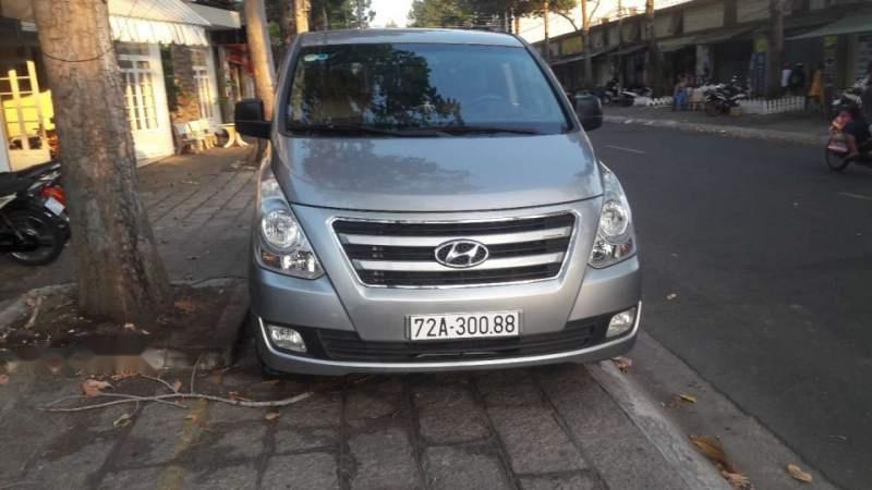 Hyundai Starex   2016 - Bán ô tô Hyundai Starex sản xuất 2016, màu bạc, nhập khẩu  