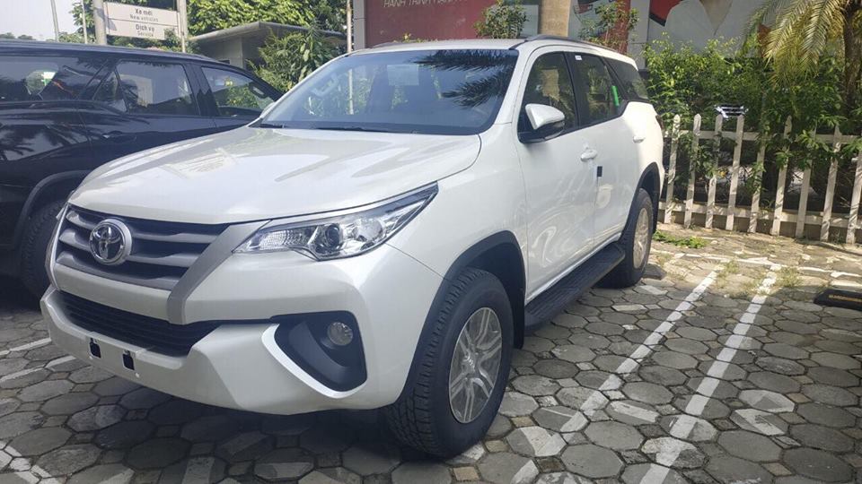 Toyota Fortuner 2.0MT 2020 - Bán Toyota Fortuner 2.4MT - Đủ màu giao ngay - giá tốt