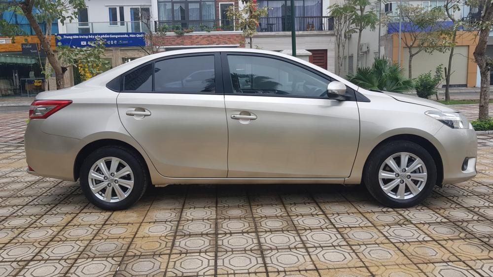 Toyota Vios E MT 2017 - Bán Toyota Vios E MT năm 2017, màu cát, giá tốt