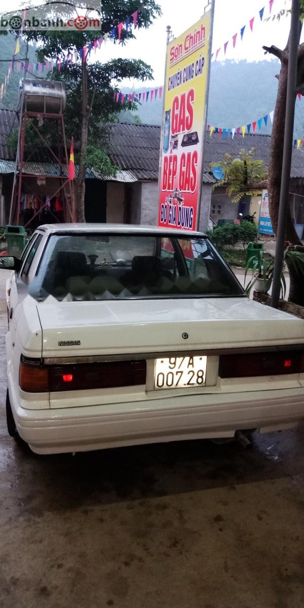 Nissan Bluebird 1993 - Cần bán gấp Nissan Bluebird năm sản xuất 1993, màu trắng, nhập khẩu 

