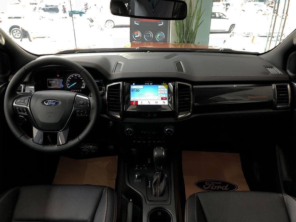 Ford Ranger Wildtrak 2.0L 2018 - Cần bán Ford Ranger Wildtrak 2.0L năm 2018, màu trắng, nhập khẩu nguyên chiếc