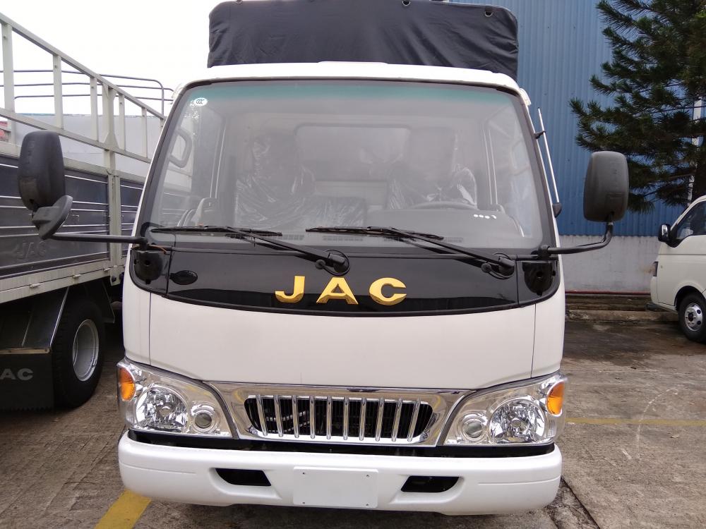 2019 - Xe tải Jac 2T4 động cơ Isuzu, thùng dài 4.3 mét đi vào thành phố