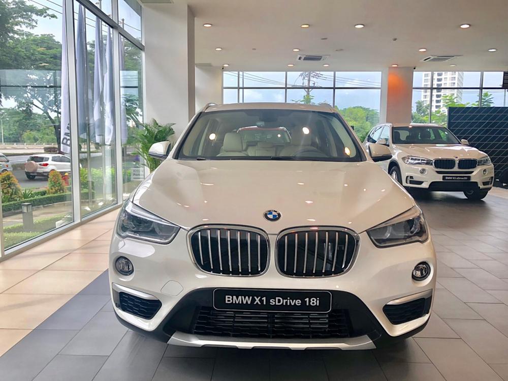 BMW X1 2018 - Bán ô tô BMW X1 đời 2018, màu trắng, nhập khẩu nguyên chiếc từ Đức, giá tốt