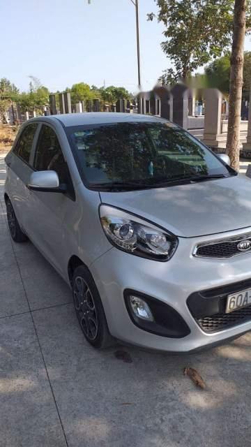 Kia Picanto S 2014 - Cần bán xe Kia Picanto S sản xuất năm 2014, màu bạc xe gia đình, giá 285tr