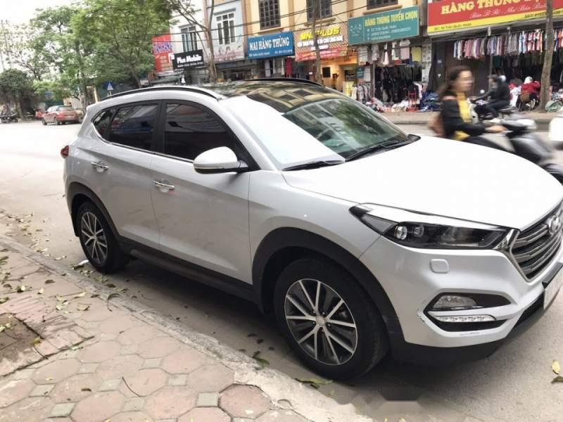 Hyundai Tucson   2.0AT  2015 - Chính chủ bán Hyundai Tucson 2.0AT đời 2015, màu trắng, nhập khẩu 