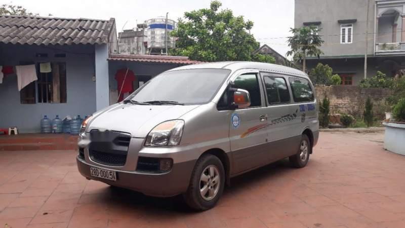 Hyundai Starex 2004 - Cần bán lại xe Hyundai Starex đời 2004, màu bạc