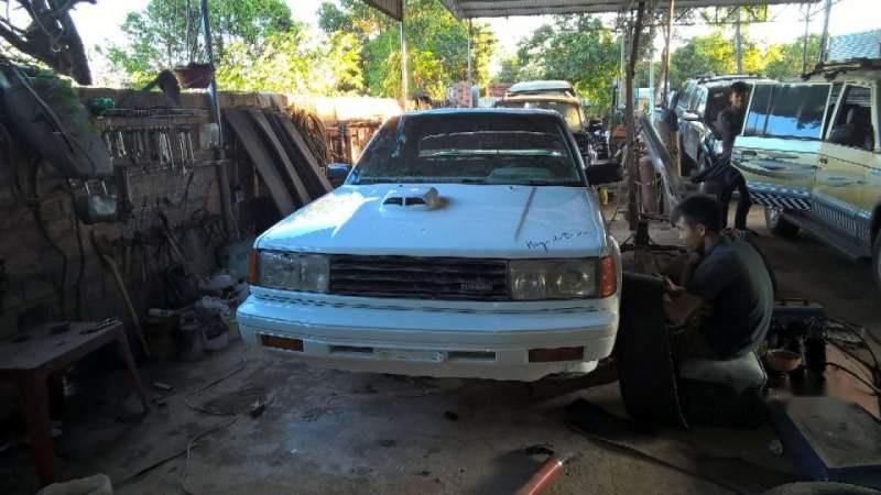 Nissan Maxima 1987 - Bán Nissan Maxima 1987, màu trắng, xe nhập, 70tr