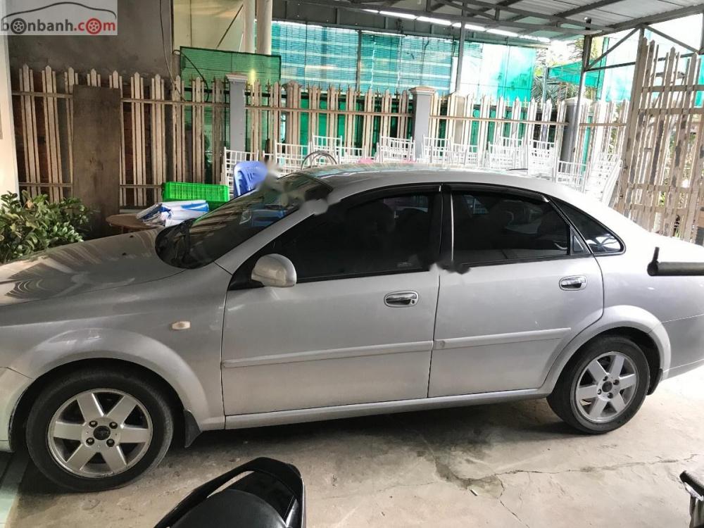 Daewoo Lacetti 2004 - Cần bán xe Daewoo Lacetti sản xuất năm 2004, màu xám, nhập khẩu  