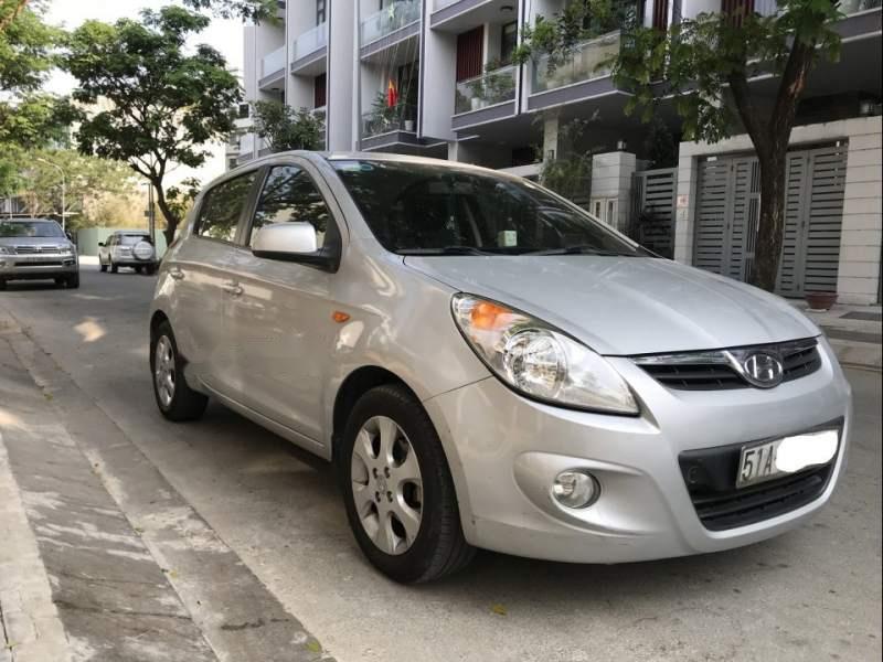 Hyundai i20 Active 2011 - Cần bán Hyundai i20 Active sản xuất 2011, màu bạc, nhập khẩu nguyên chiếc