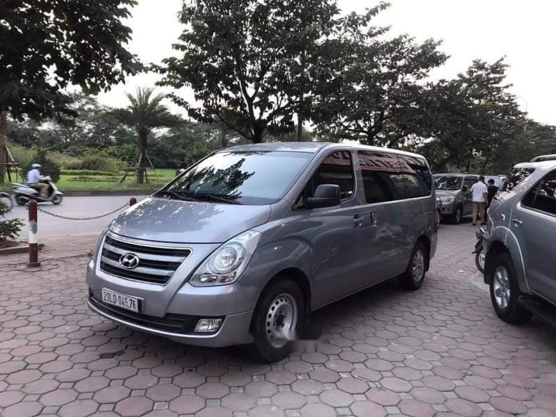 Hyundai Starex 2016 - Bán Hyundai Starex đời 2016, màu bạc