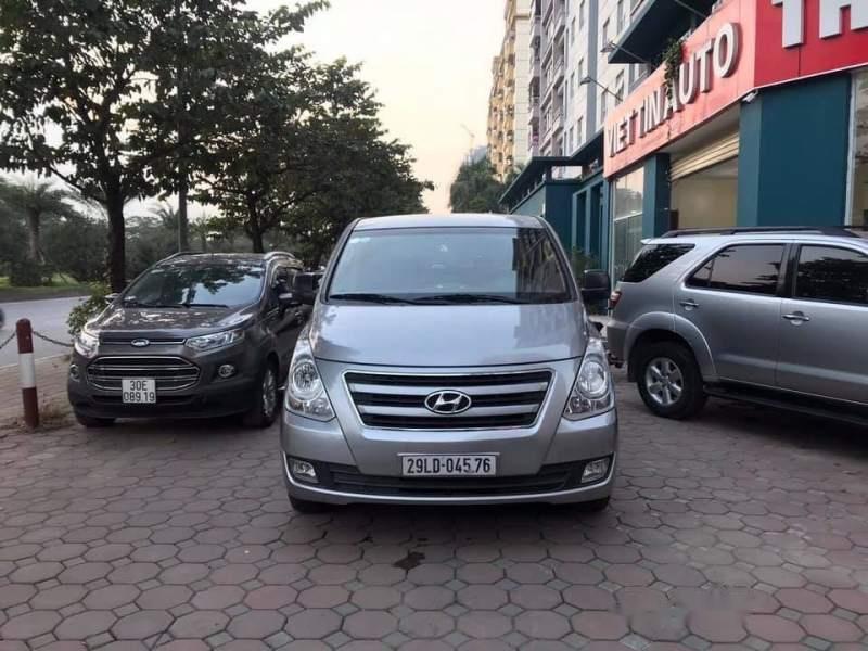 Hyundai Starex 2016 - Bán Hyundai Starex đời 2016, màu bạc