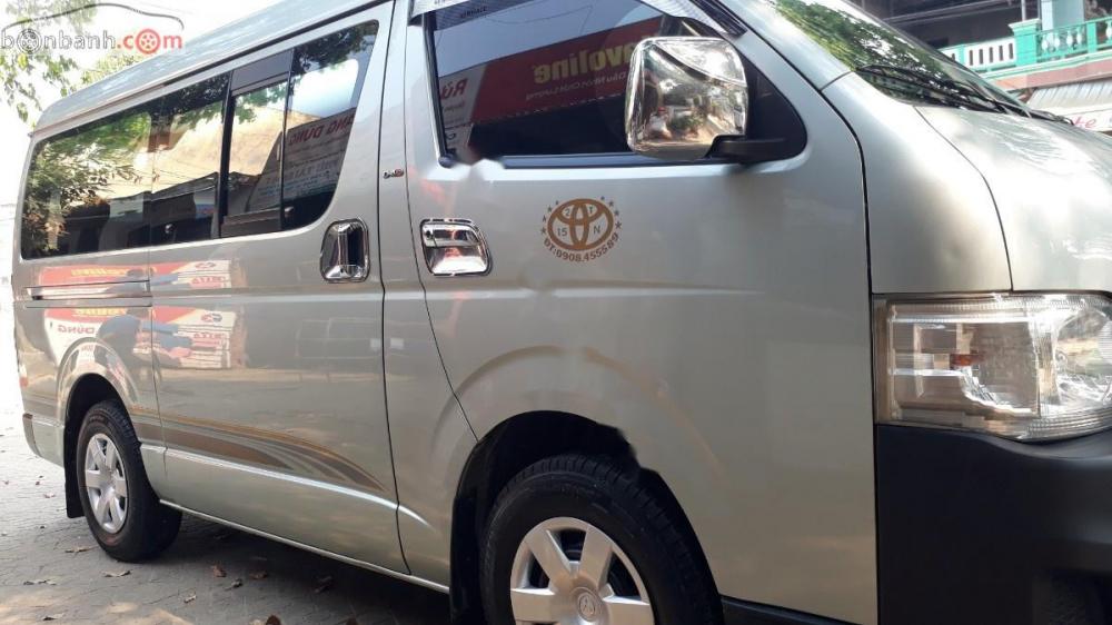 Toyota Hiace   2011 - Bán xe cũ Toyota Hiace đời 2011, màu xanh lam