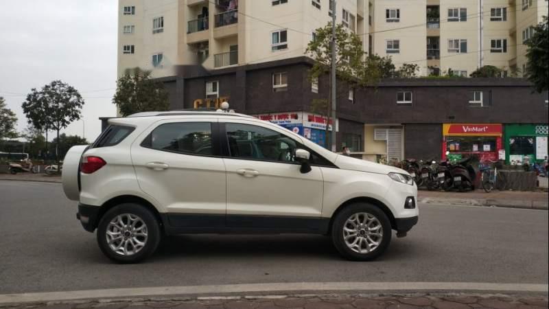 Ford EcoSport 2015 - Cần bán xe Ford EcoSport sản xuất 2015, màu trắng