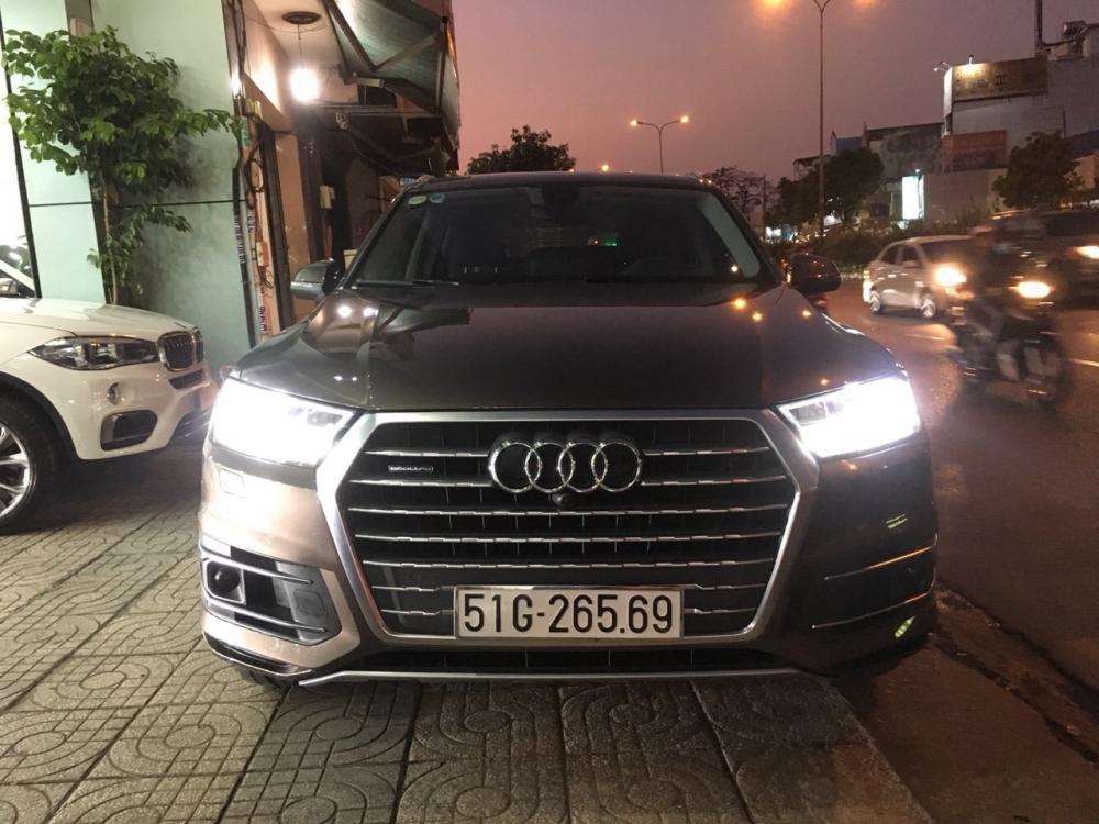 Audi Q7 Quattro 2016 - Cần bán lại xe Audi Q7 năm 2016, màu nâu, xe nhập