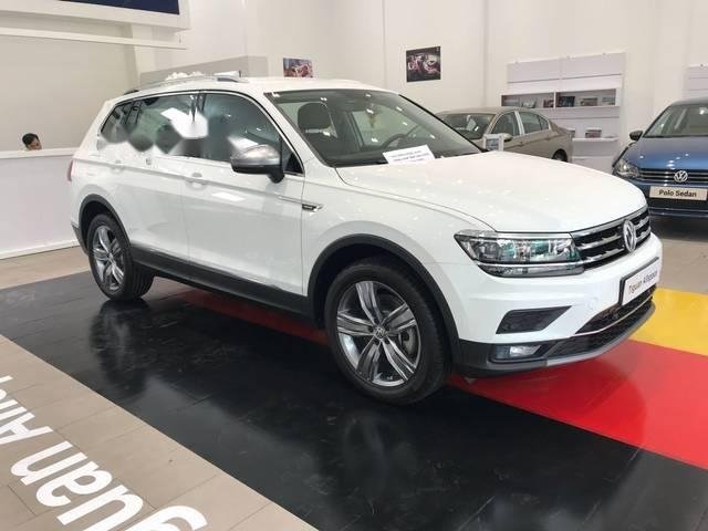 Volkswagen Tiguan 2019 - Ô tô Đức 2019 nhập khẩu, khác biệt, độc, lạ, trắng Ngọc Trinh giao ngay trong tuần, bank 85%, giải ngân nhanh