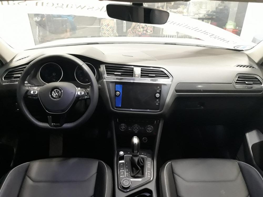 Volkswagen Tiguan 2019 - Ô tô Đức 2019 nhập khẩu, khác biệt, độc, lạ, trắng Ngọc Trinh giao ngay trong tuần, bank 85%, giải ngân nhanh