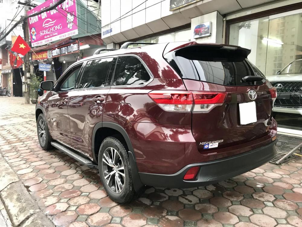 Toyota Highlander LE 2018 - Cần bán xe Toyota Highlander cũ đời 2018 màu đỏ đun, giá cực tốt. LH 093.798.2266