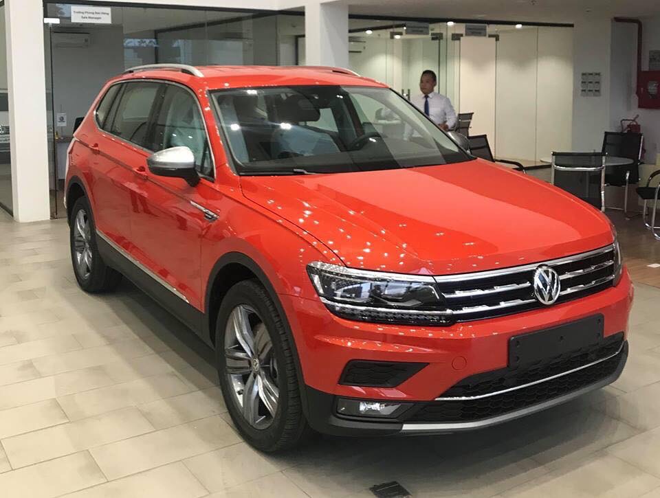 Volkswagen Tiguan    2019 - Bán Volkswagen Tiguan năm sản xuất 2019, màu cam, xe nhập, vay 90%