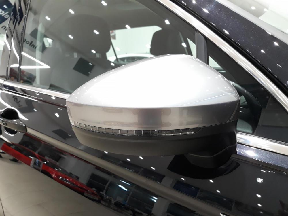 Volkswagen Tiguan 2019 - SUV Đức Volkswagen Tiguan rộng rãi, màu đen, có ngay, vay 90%, lãi 4.99%