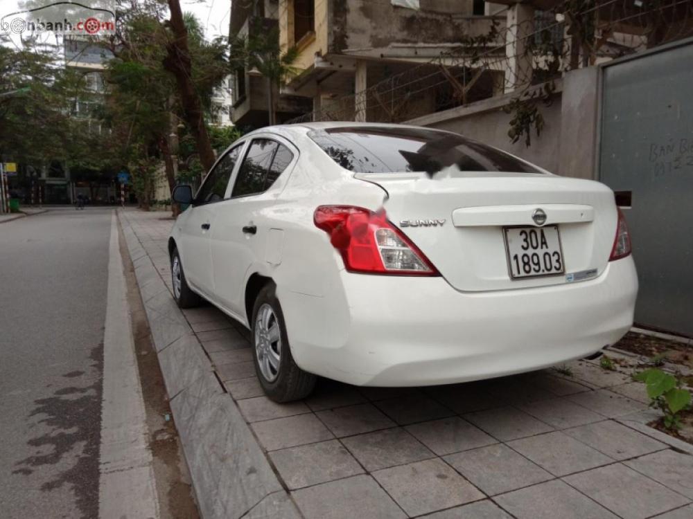 Nissan Sunny 1.5MT 2014 - Chính chủ bán xe Nissan Sunny 1.5MT đời 2014, màu trắng