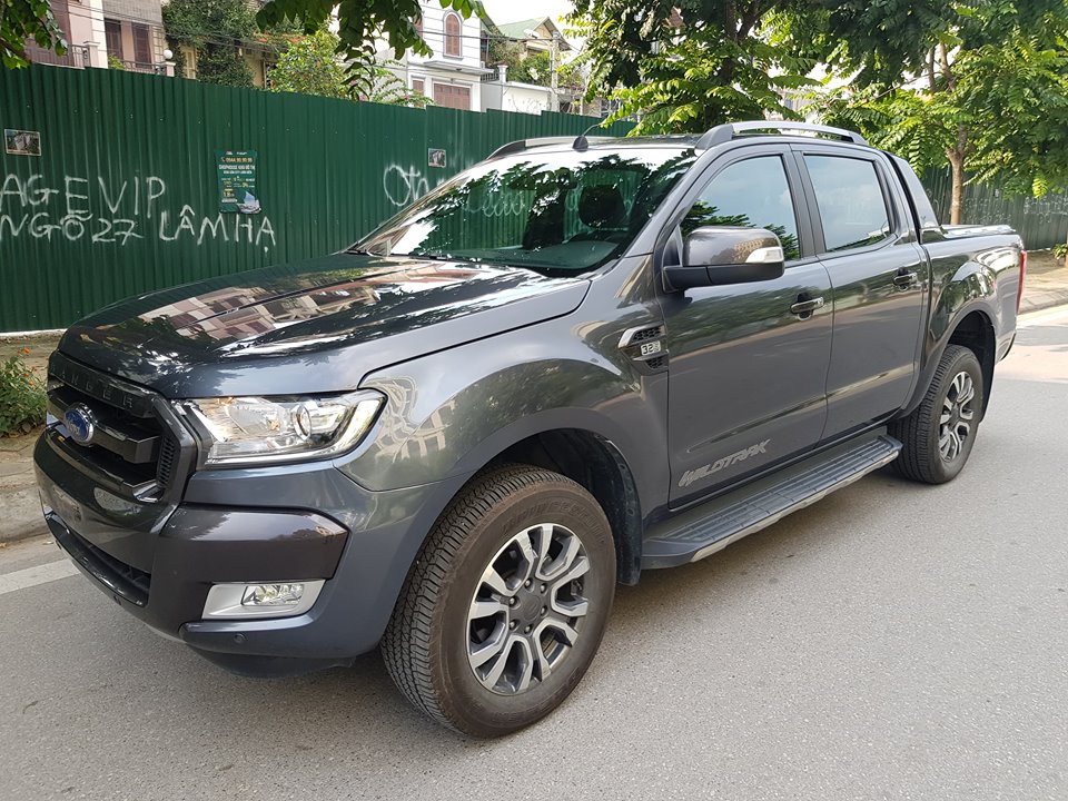 Ford Ranger Wildtrak 3.2  2017 - Cần bán lại xe Ford Ranger Wildtrak 3.2 đời 2017, màu xám, nhập khẩu chính hãng, đẹp như mới giá cạnh tranh