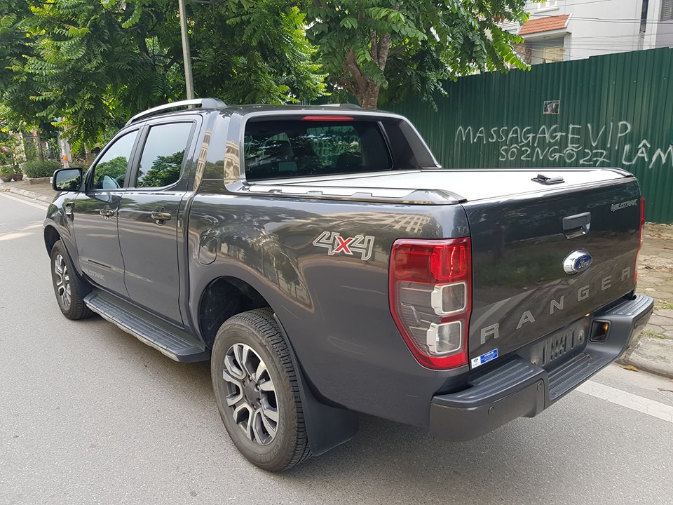 Ford Ranger Wildtrak 3.2  2017 - Cần bán lại xe Ford Ranger Wildtrak 3.2 đời 2017, màu xám, nhập khẩu chính hãng, đẹp như mới giá cạnh tranh