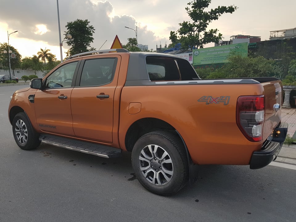 Ford Ranger Wildtrak 3.2 AT  2016 - Cần bán Ford Ranger Wildtrak 3.2 AT đời 2016, màu đỏ, nhập khẩu nguyên chiếc, như mới