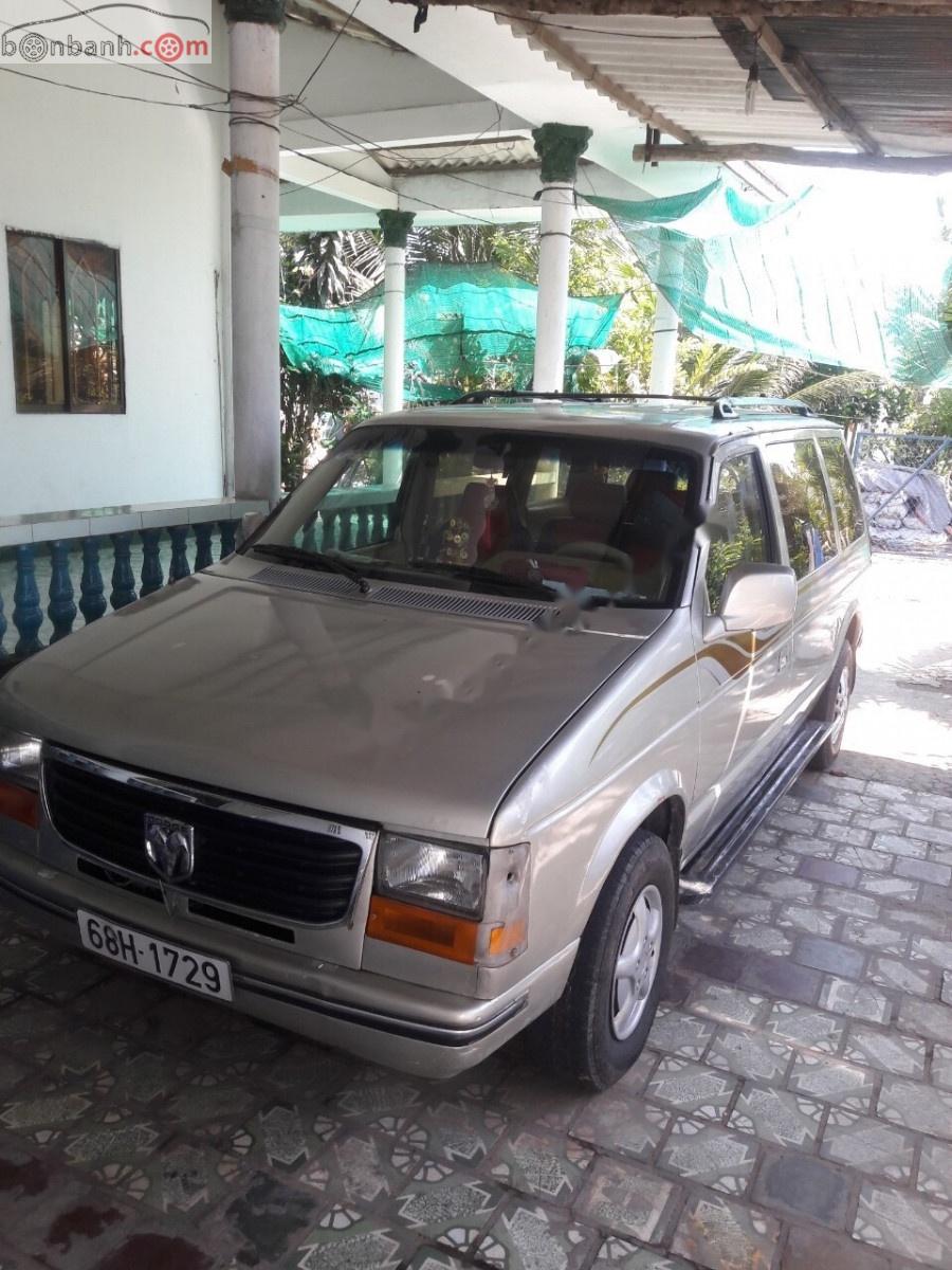 Dodge Caravan 1990 - Cần bán gấp Dodge Caravan năm 1990, màu vàng, phun xăng điện tử