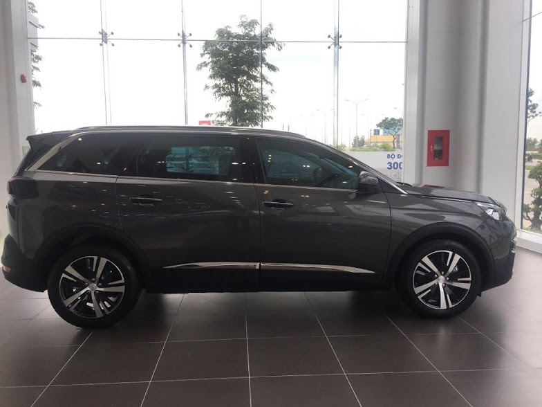 Peugeot 5008 2019 - Cần bán xe Peugeot 5008 2019 1.6L Turbo tăng áp, màu xám, khuyến mãi hấp dẫn chỉ duy nhất trong tháng LH