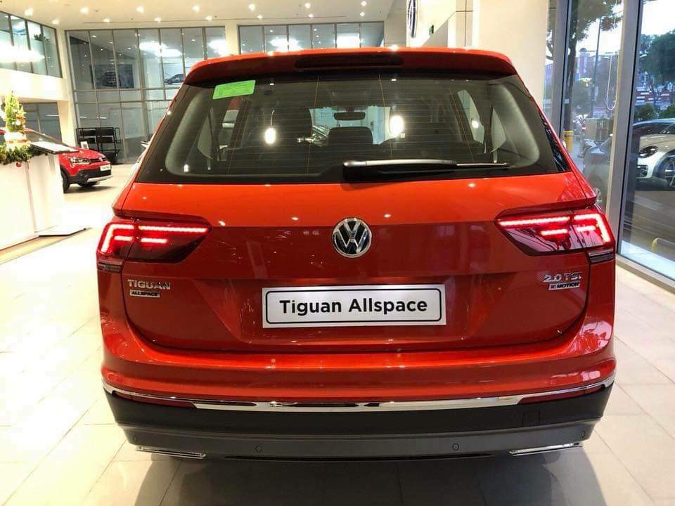 Volkswagen Tiguan 2019 - Cần bán Volkswagen Tiguan cao cấp đời 2019, màu cam, xe nhập