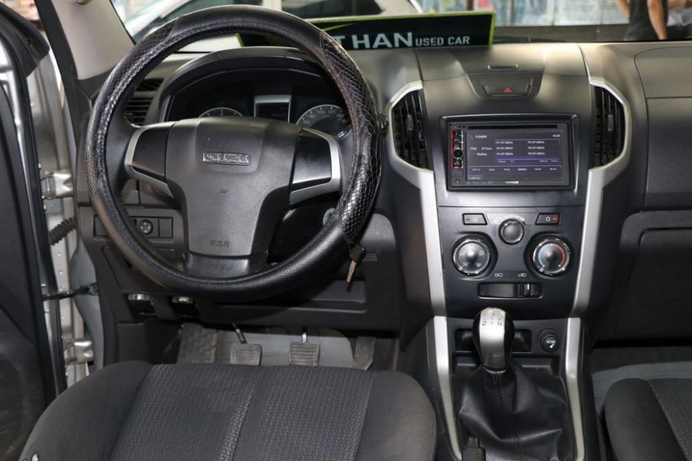 Isuzu Dmax 3.0MT 2013 - Bán Isuzu Dmax 3.0MT năm 2013, màu bạc, xe nhập