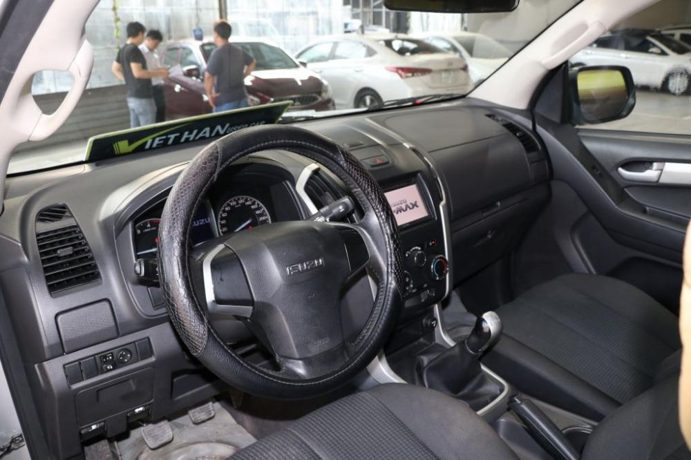 Isuzu Dmax 3.0MT 2013 - Bán Isuzu Dmax 3.0MT năm 2013, màu bạc, xe nhập