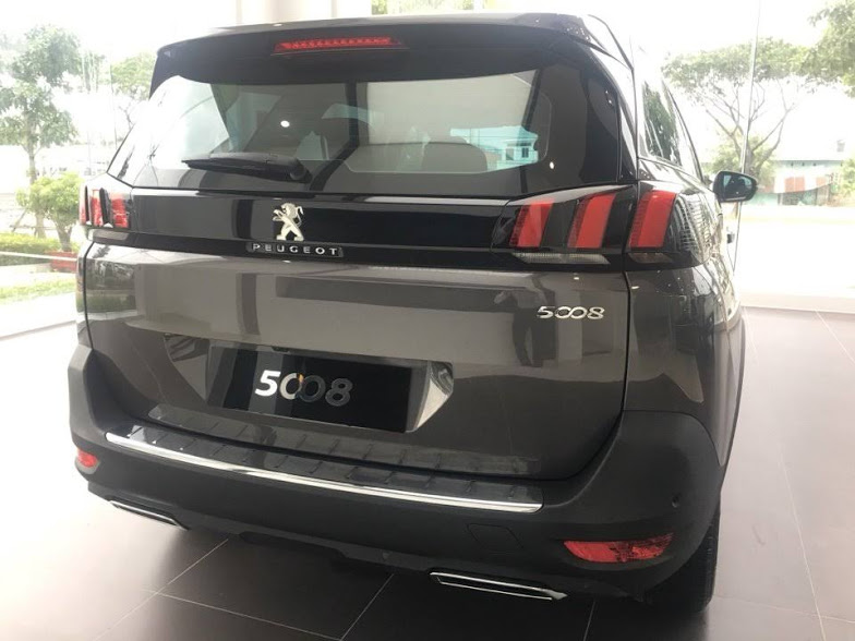 Peugeot 5008 2019 - Cần bán xe Peugeot 5008 2019 1.6L Turbo tăng áp, màu xám, khuyến mãi hấp dẫn chỉ duy nhất trong tháng LH
