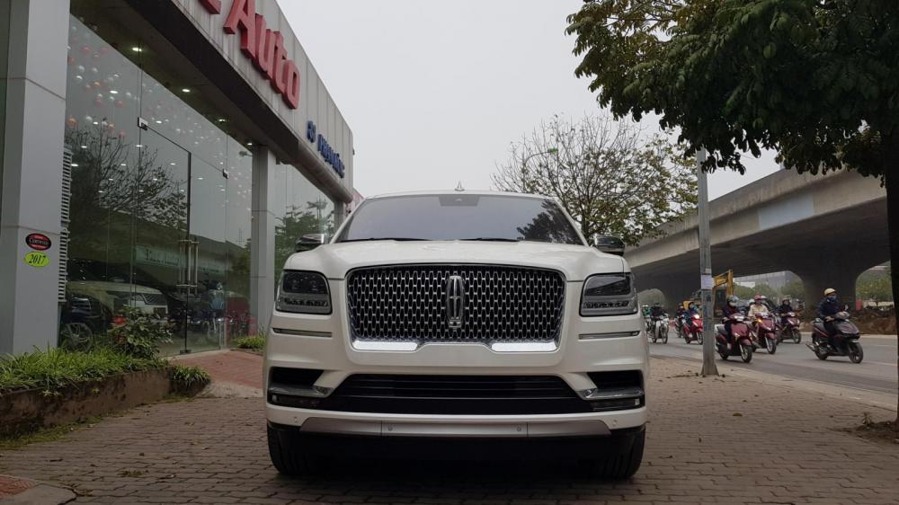 Lincoln Navigator L Black Label 2019 - Cần bán xe Lincoln Navigator L Black Label sản xuất năm 2019, màu trắng, nhập khẩu nguyên chiếc