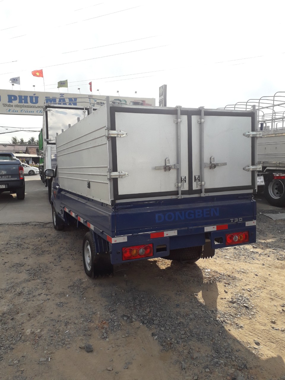 Xe tải 500kg - dưới 1 tấn 2018 - Xe Dongben Db1021 thùng bạt 810kg giá rẻ nhất thị trường