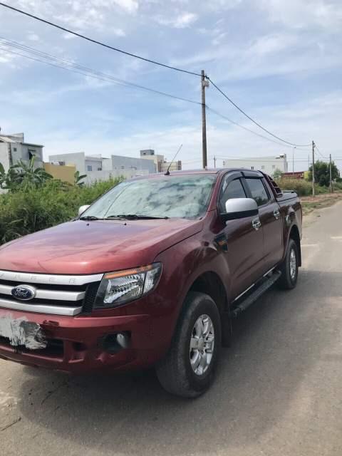 Ford Ranger 2013 - Cần bán lại xe Ford Ranger sản xuất năm 2013, màu đỏ chính chủ giá cạnh tranh